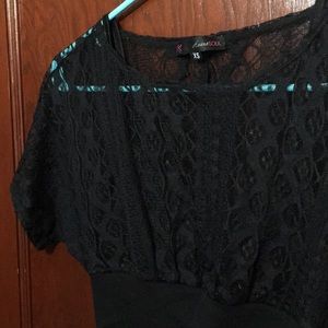 Black lace fitted short sleeve top